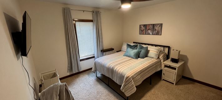 Cozy & quiet retreat near Lake Superior & Porkies.. waterfalls, hiking-skiing Hotels in Gogebic County