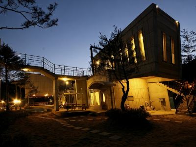 Hongcheon Space Pension (Ocean World, Vivaldi Park)