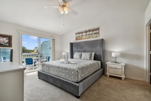 Escape to our charming 3B/2B condo near Disney! with backyard lake view - Scenic
