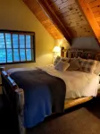 Cozy Escape- Walking Distance to Village! - شاليه