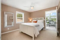 Beautiful Lakefront Home, Private Dock, Sleeps 16, 12 minutes to Ark Encounter - 4-Star