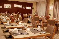Typically Swiss Hotel Altana - breakfast
