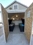 Perfect getaway house! Spacious and private. 4bd 3.5bath with heated pool! - Pool