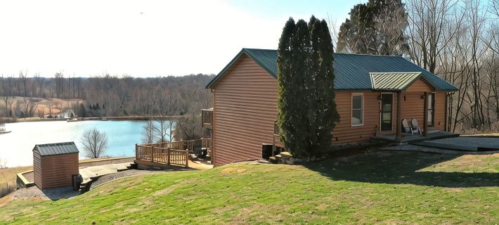 Quiet, Cozy Paoli Cabin Overlooking a Nice Pond Hotels in Orange County