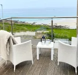 Gull Rock is a Frontline House above Porthmeor Beach,  with Amazing Sea Views - Balkoner