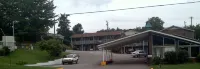 A Sapphire Inn - parking