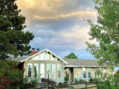 Country Living for Grandparents, Travel Nurses and Execs!