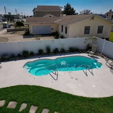 HEATED IN-GROUND POOL, 7 LARGE BEDROOMS, WALK TO BEACH, 5 MILES TO AC