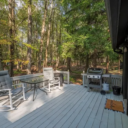Cozy 2-bedroom cabin located in the heart of the Poconos!