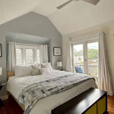 #CozyBluffs #OakBluffs #EastChop 1 BD, 1.5 bath home-Walk to Town-Ferries-Beach!