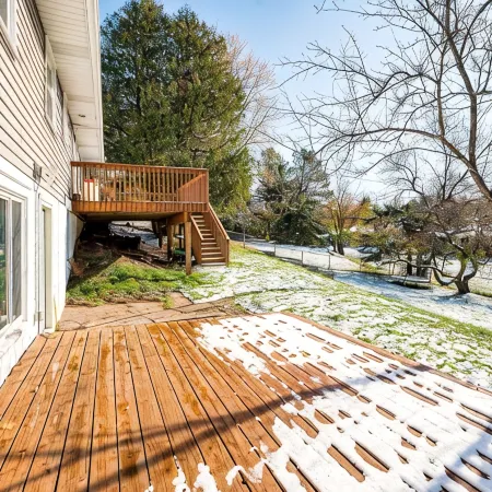 Buffalo Bliss - Near Universities and Natural Areas-Large Deck and Backyard