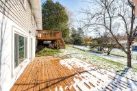 Buffalo Bliss - Near Universities and Natural Areas-Large Deck and Backyard - Homestays