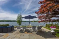 Candlewood Lakefront 3bd/ 2 bath house w/ 180 degree views! - Wifi