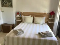 charming, quiet , white house in the center of Marbella - 2 stjerner