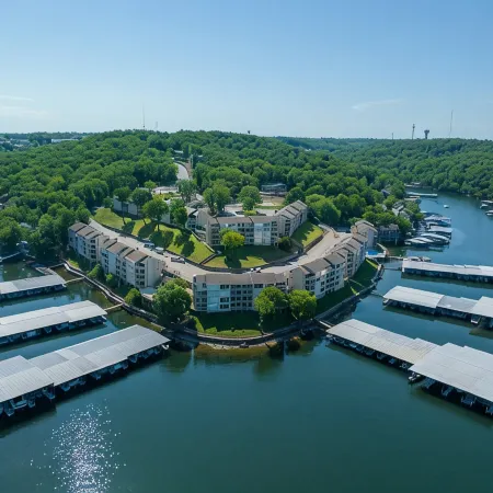Lake of the Ozarks Get-Away! Experience the Ozarks! the Heart of Osage Beach!!