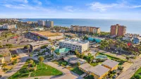 Luxury Madeira Beach Penthouse - Water Views • Heated Pool • Near John’s Pass - واي فاي