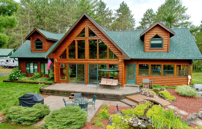 Private Lake Resort: Large Yard, Sandy Beach, Pontoon, Fire Pit, Home Theater