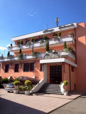 Albergo Ristorante Il Delfino - 3-Sterne