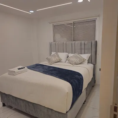 Hotel West Inn Hotels near فونتبون