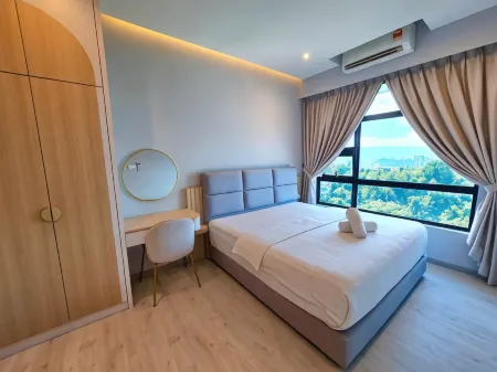 Sunset Seaview Vacation Condos @ Jesselton Quay