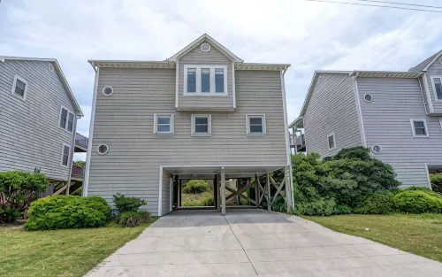 "Comes A Time" Oceanfront - Best Surf City location, walk to everything! - 4-Star