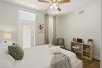 Ocala Downtown Square Apartment - Kitchenette