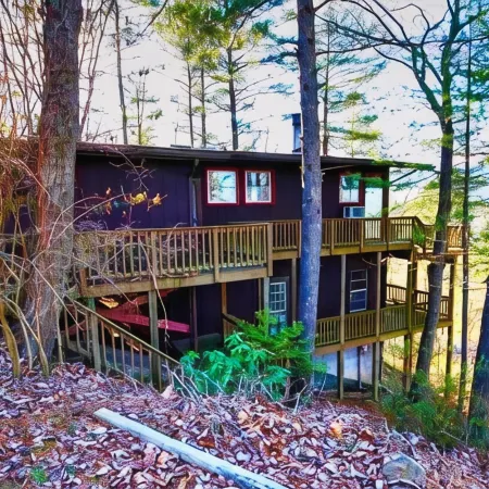 Cabin with Stunning Lake View