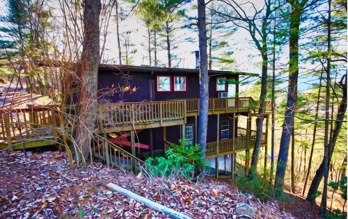 Cabin with Stunning Lake View - 3-Star