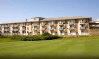 Winnapaug Inn - parking