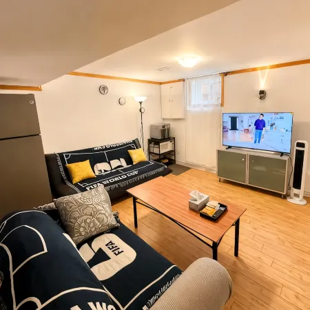 Self-contained Queen Suite • Private Kitchenette & Bath