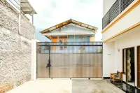 Rudi Rooms Near Stasiun Cikarang Mitra RedDoorz Hotels in Bekasi Regency