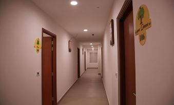 Treebo VSaffron Regency, Punnamada Lake