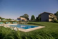 La Petite Couronne, Ecolodge & Lofts فنادق في Orthez