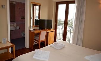 Hotel Lory & Ristorante Ferraro - Housity