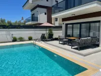 Room in Villa - Cheerful Brand New 4 Bedrooms Villa with Pool