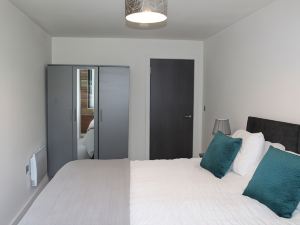 Luxury 1-Bed Apartment Bradford Free Parking