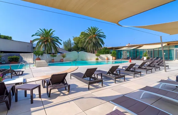 蒂齊亞諾大酒店