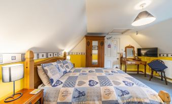Yallands Farmhouse - Housity