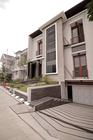 Stay Inn Bandung Отели в г. Cicendo