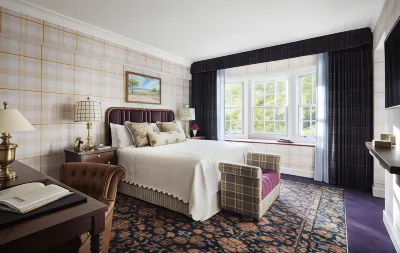 Graduate by Hilton Evanston Hotels near Northwestern University