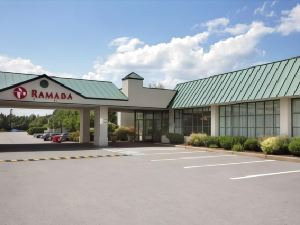 Ramada by Wyndham Ellsworth / Bar Harbor