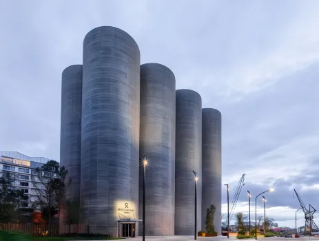 Renaissance Bordeaux Hotel Hotels in der Nähe von von Interparking Parking Cité du Vin