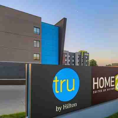 Tru by Hilton Omaha I-80 at 72nd Street Hotel Exterior