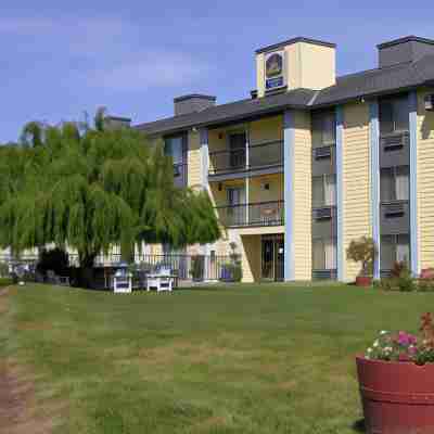 Best Western Plus Heritage Inn Hotel Exterior