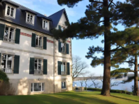 Villa Tri Men Hotels in Combrit