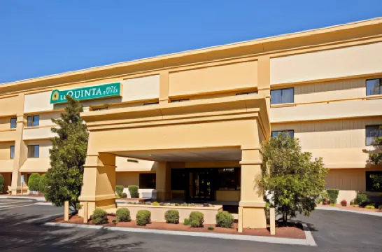 La Quinta Inn & Suites by Wyndham Nashville Airport