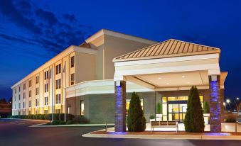 Holiday Inn Express & Suites Greensboro-(I-40 @ Wendover)