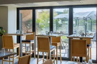 Noemys Toulon la Valette - Hotel Restaurant Avec Piscine Hotels in La Valette-du-Var
