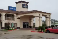 HomeBridge Inn and Suites Hotel di Beaumont