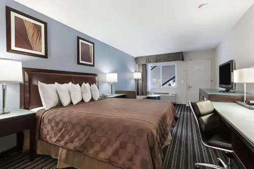 Days Inn by Wyndham Morton Hotels in Washington